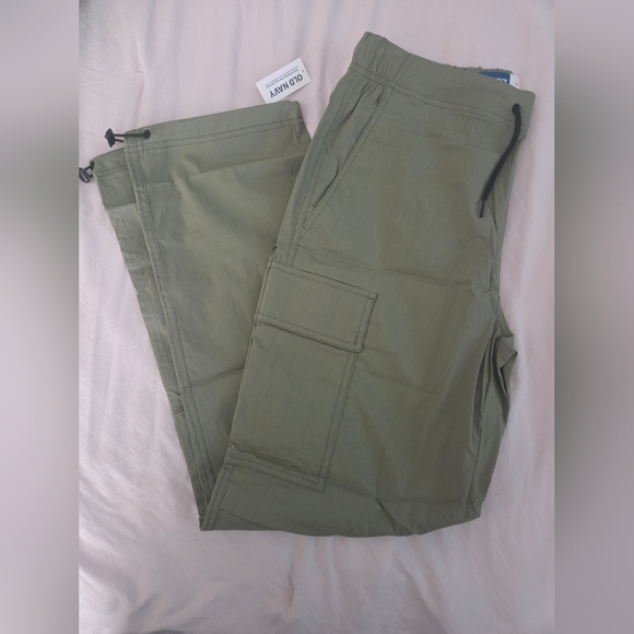 Old Navy Woman's Olive Cargo Jogger Pants with Drawstring - Picture 2 of 4